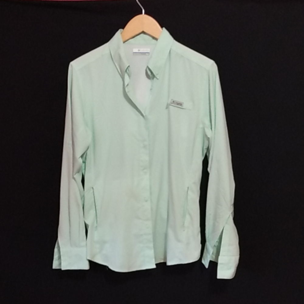 Women Green Columbia PFG shirt
